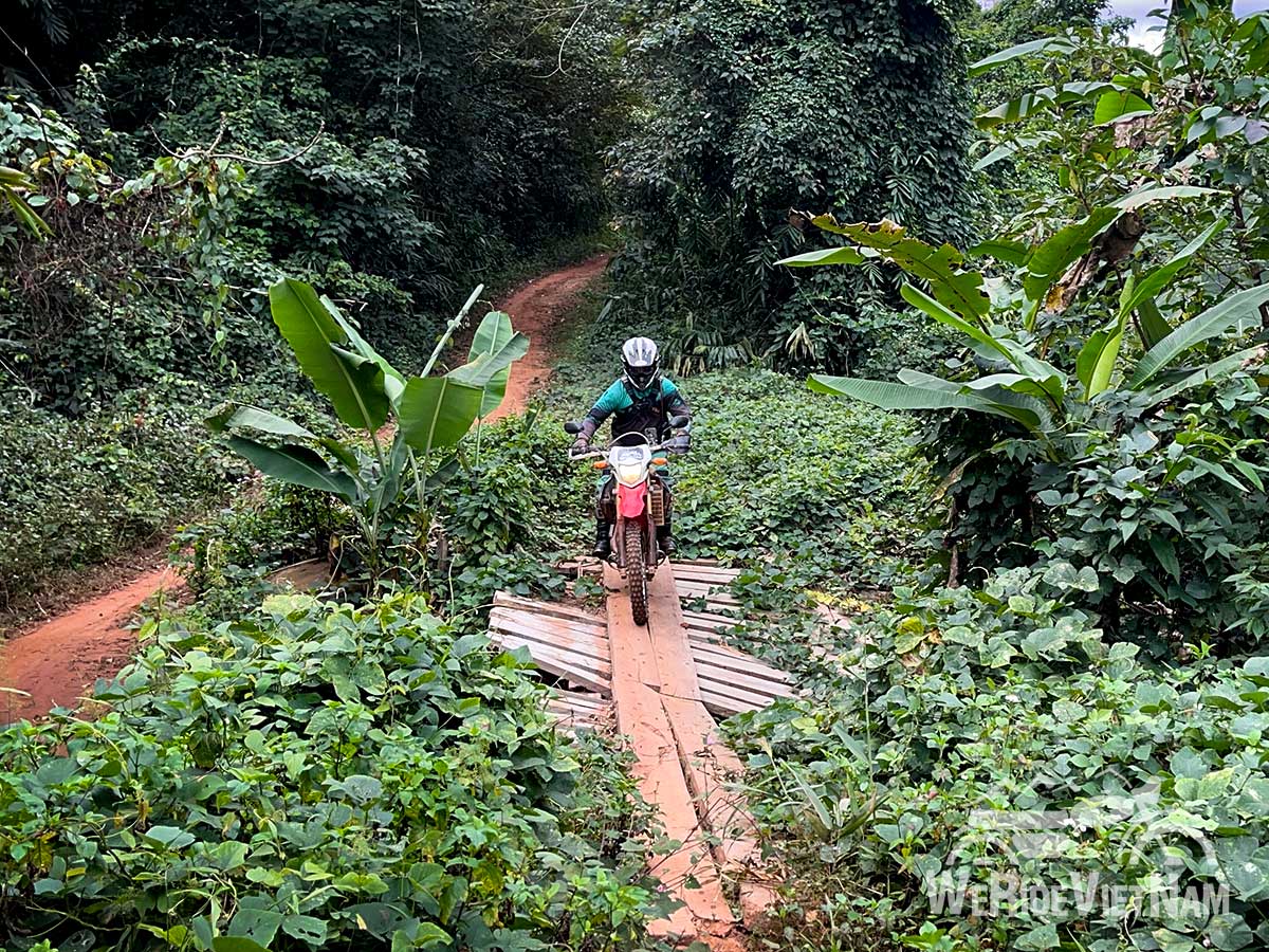 Ho Chi Minh Trail Laos Motorbike